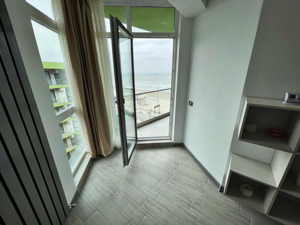 Dragomir Apartments Alezzi 1 Năvodari Exteriör bild